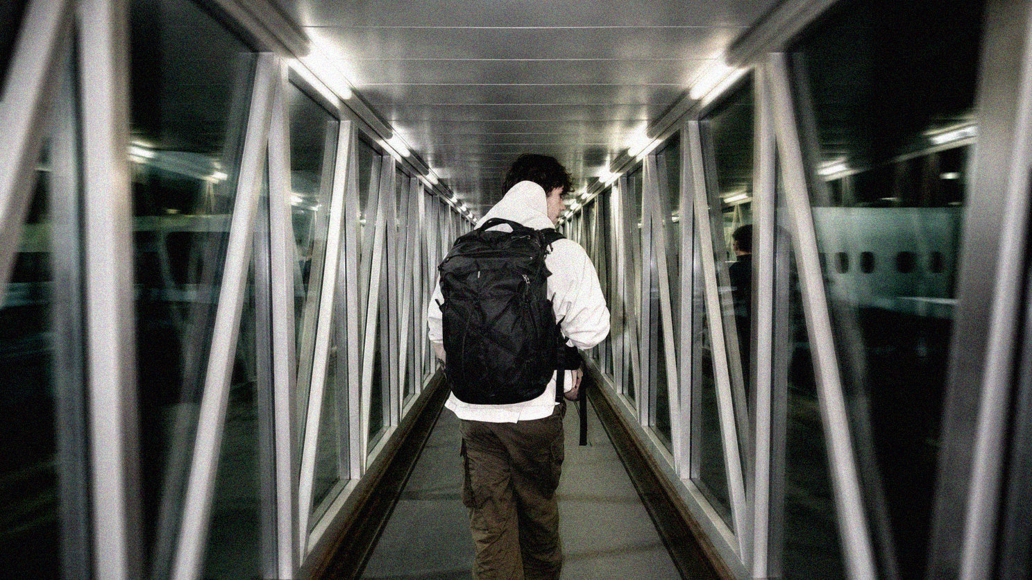 MATGTP35001BK_Matador_35LGlobalTravelPack_Black_airportwide_withnoise_001_59ee33dc-c7f7-4605-90fd-1e14c140bb44.jpg