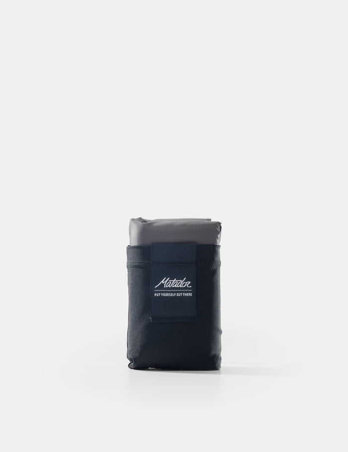 black pocket blanket