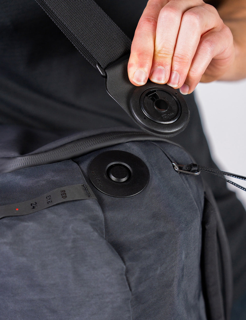 Matador® x Carryology® Redeye 24 - Early Bird Black Edition