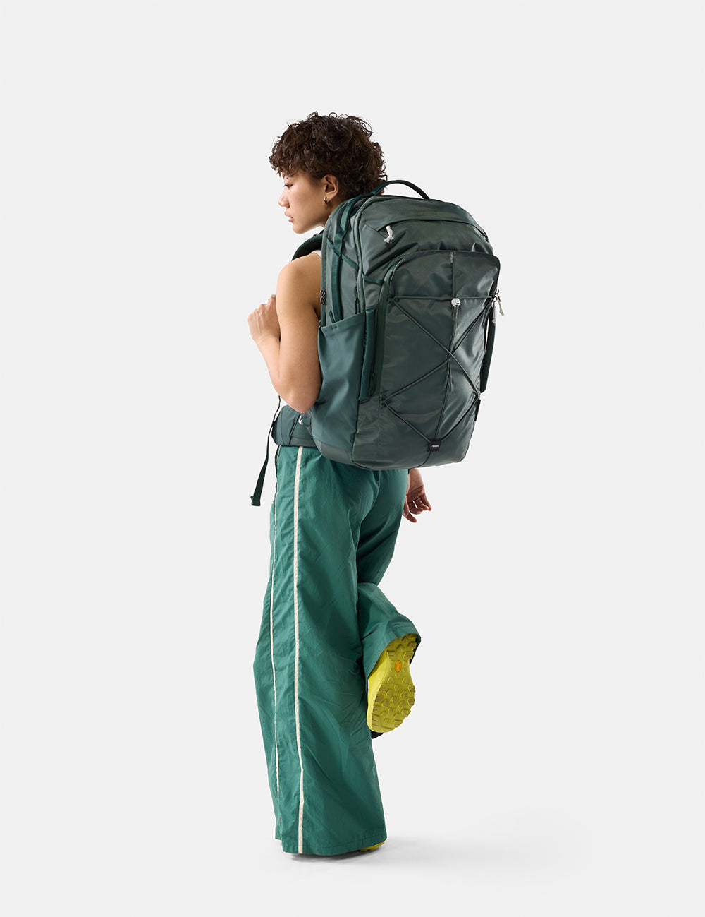 video of person wearing a juniper backpack